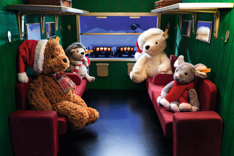Christmas friends on the night train